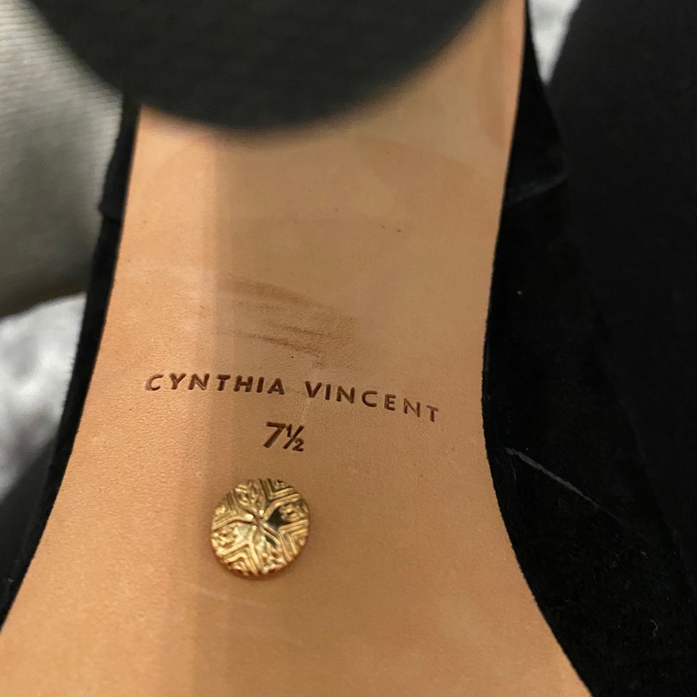 Cynthia Vincent - Picture 5 of 5